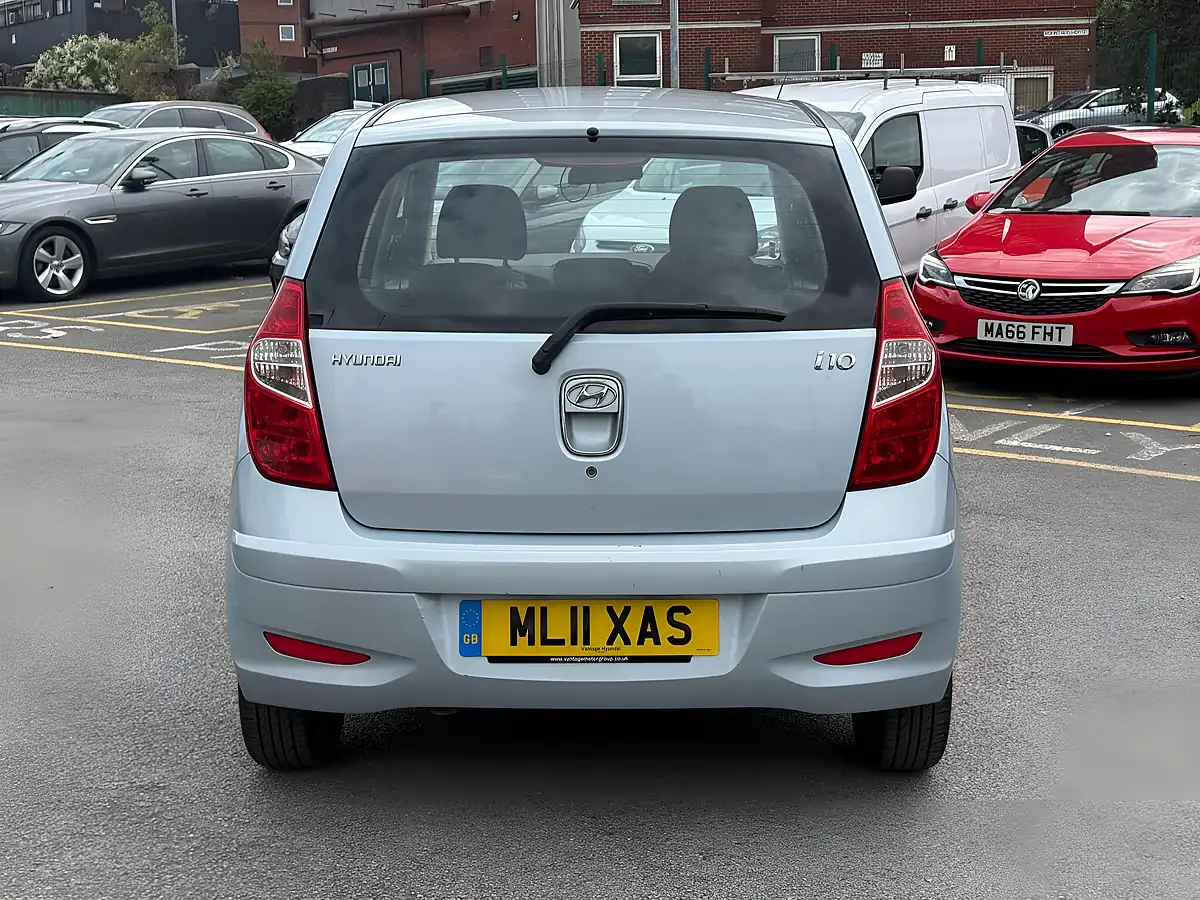 Used 2011 Hyundai I10 Classic Silver - Interior and Exterior details 6