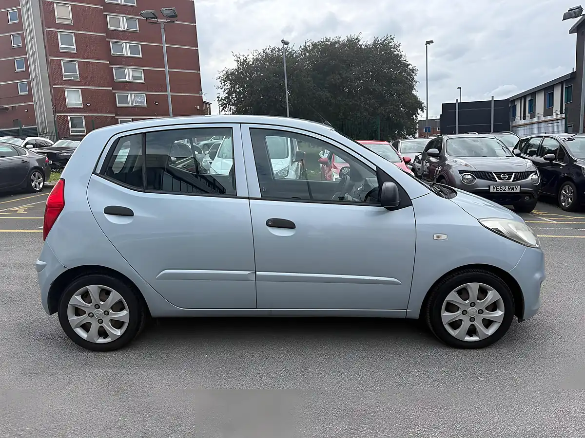 Used 2011 Hyundai I10 Classic Silver - Interior and Exterior details 7