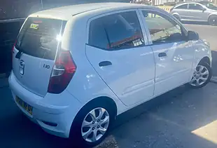 Used 2011 Hyundai i10 Classic White - Interior and Exterior details 4