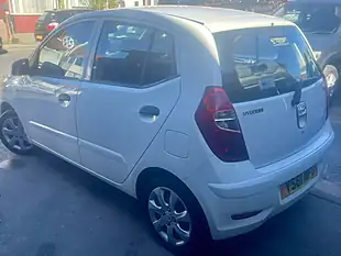 Used 2011 Hyundai i10 Classic White - Interior and Exterior details 5