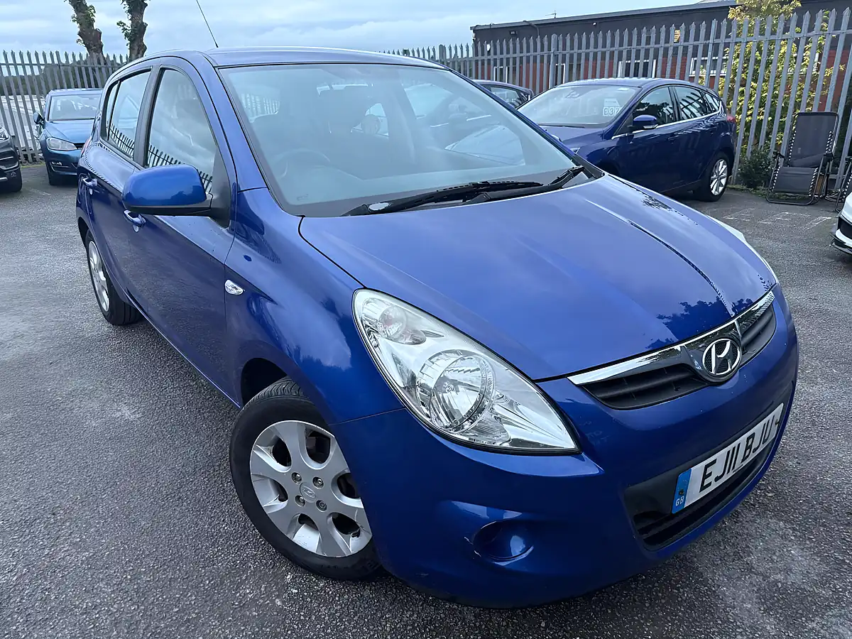 Used 2011 Hyundai I20 Comfort Euro 5 5dr Blue - Interior and Exterior details 9