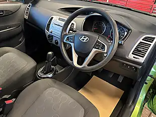 Used 2011 Hyundai I20 Comfort Green - Interior and Exterior details 11