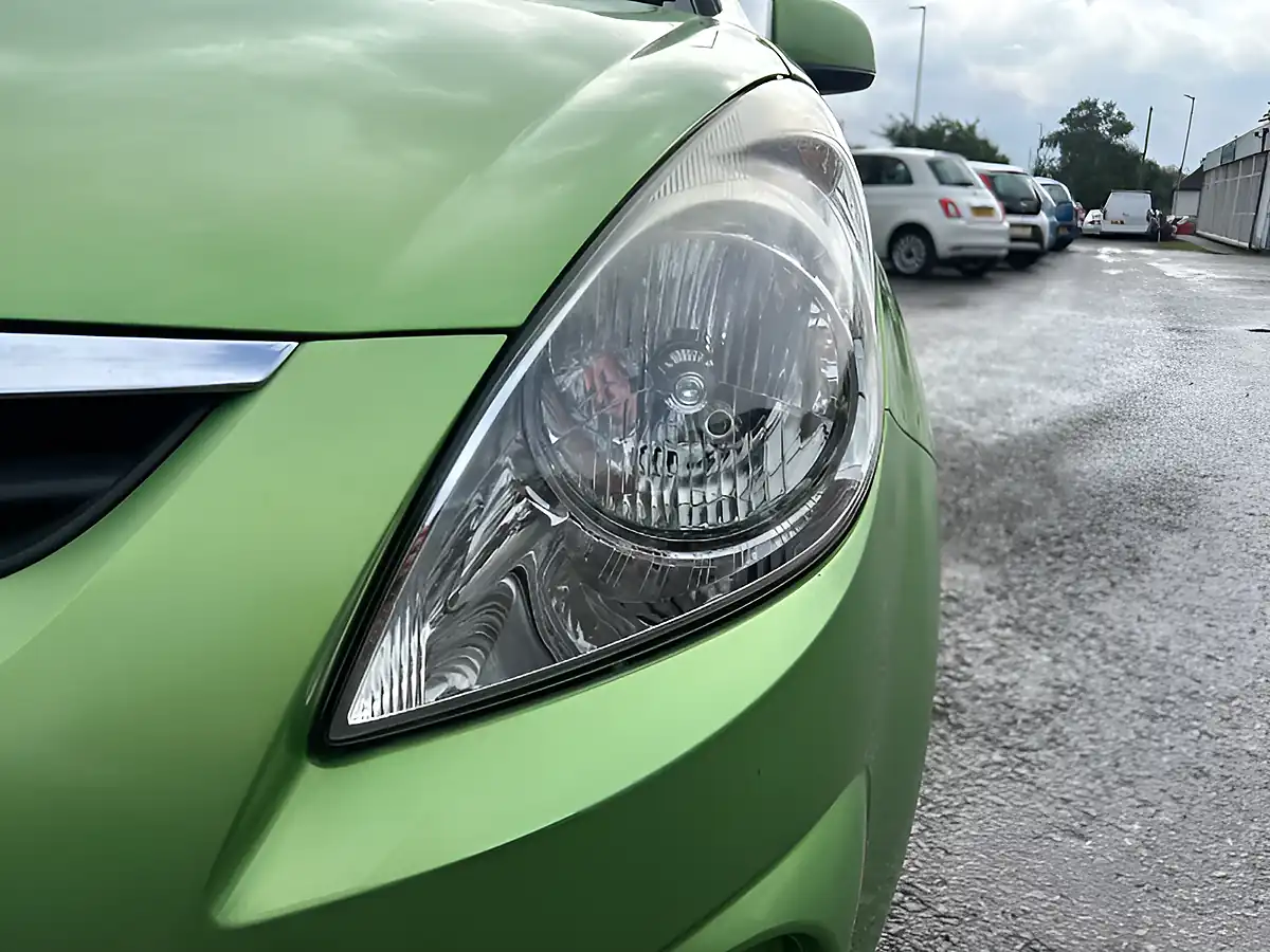 Used 2011 Hyundai i20 Comfort Green - Interior and Exterior details 12