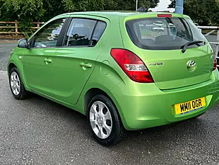 Used 2011 Hyundai i20 Comfort Green - Interior and Exterior details 4