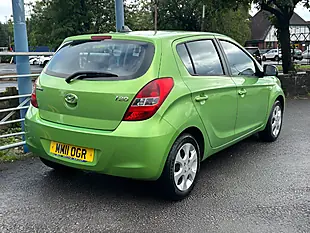 Used 2011 Hyundai i20 Comfort Green - Interior and Exterior details 5