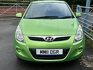 Used 2011 Hyundai i20 Comfort Green - Interior and Exterior details 9