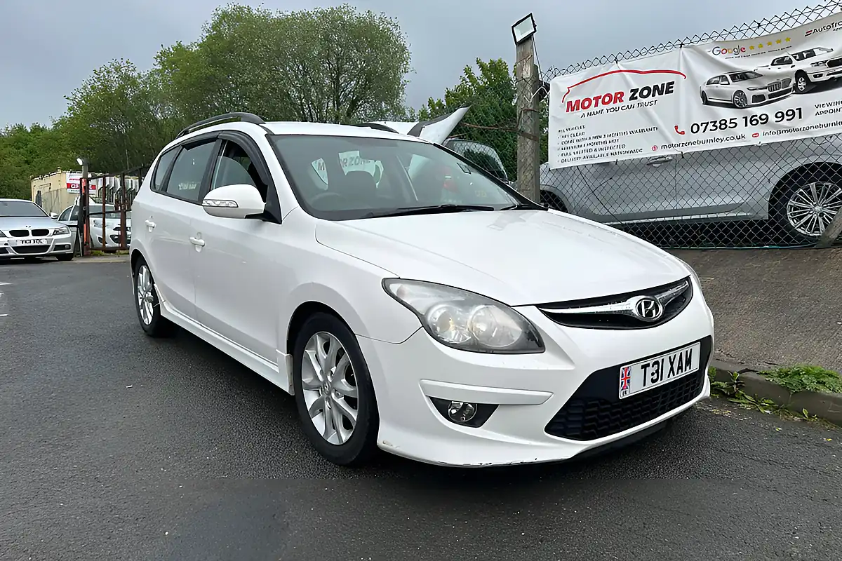 Used 2011 Hyundai i30 Comfort White - Front View
