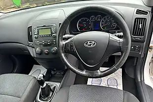 Used 2011 Hyundai i30 Comfort White - Interior and Exterior details 10