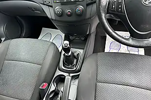 Used 2011 Hyundai i30 Comfort White - Interior and Exterior details 13