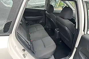 Used 2011 Hyundai i30 Comfort White - Interior and Exterior details 15