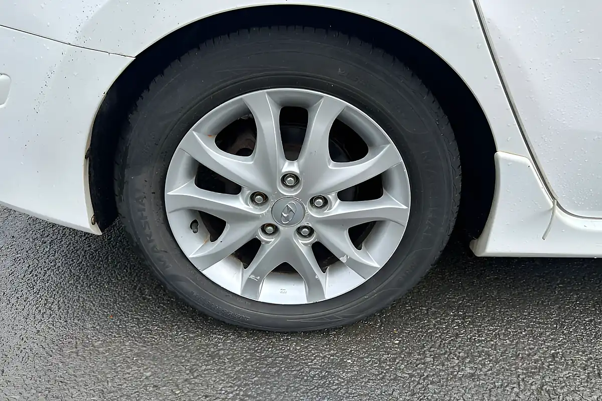 Used 2011 Hyundai i30 Comfort White - Interior and Exterior details 18