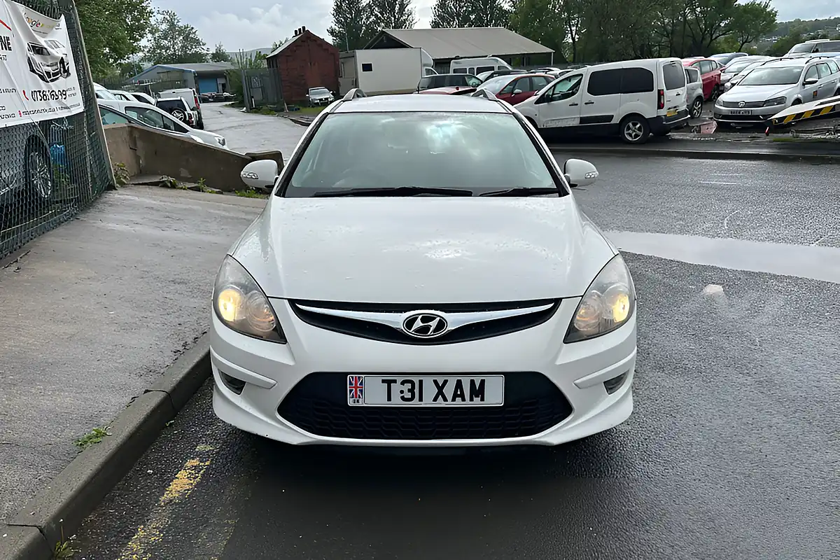 Used 2011 Hyundai i30 Comfort White - Interior and Exterior details 2