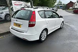 Used 2011 Hyundai i30 Comfort White - Interior and Exterior details 8
