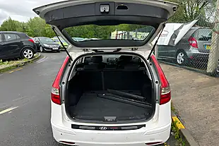 Used 2011 Hyundai i30 Comfort White - Interior and Exterior details 9
