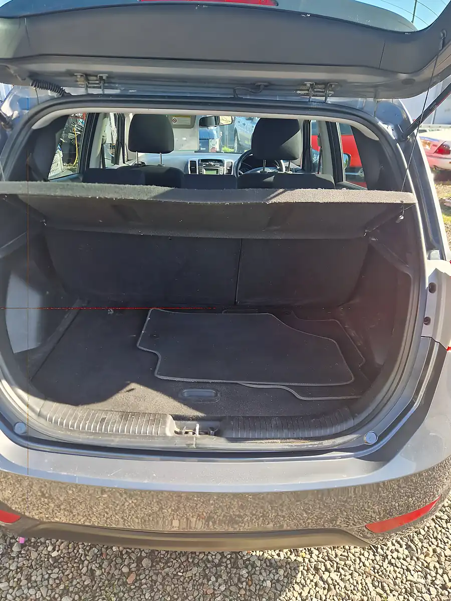 Used 2011 Hyundai Ix20 Style Grey - Interior and Exterior details 17