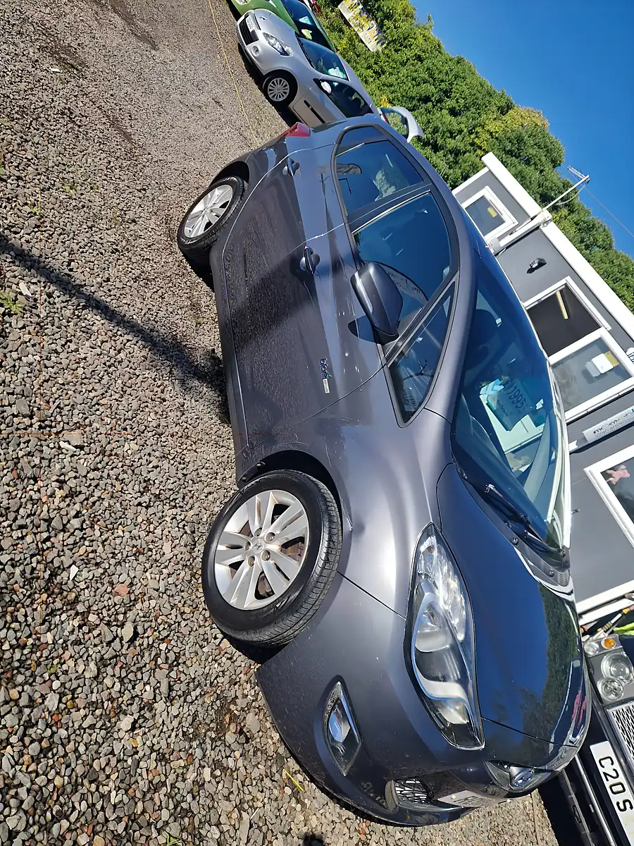 Used 2011 Hyundai Ix20 Style Grey - Interior and Exterior details 4