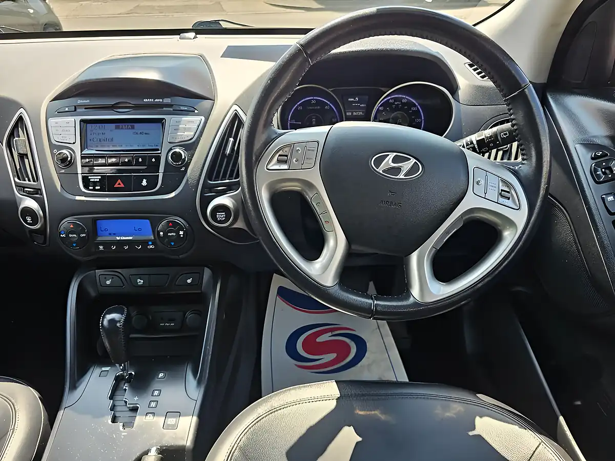 Used 2011 Hyundai Ix35 Premium White - Interior and Exterior details 11