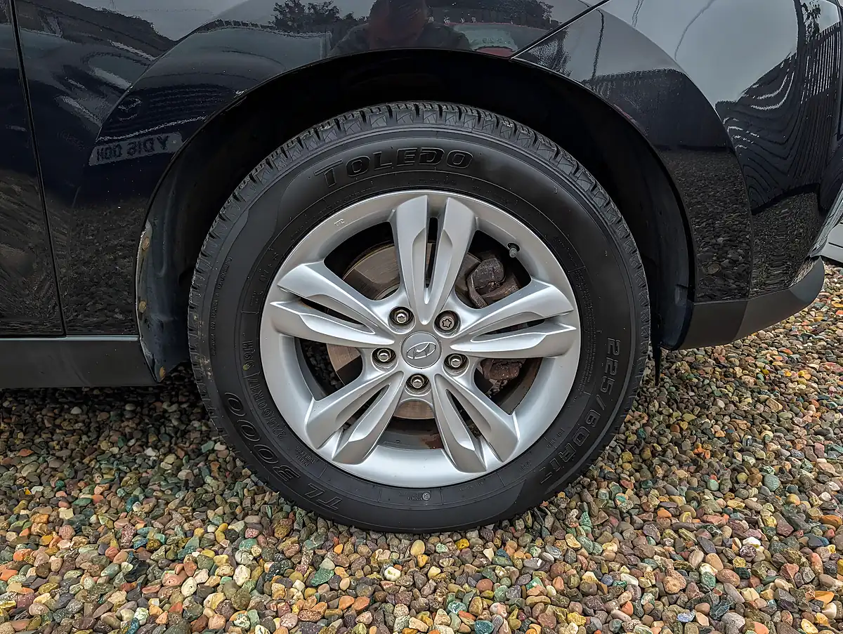 Used 2011 Hyundai IX35 Style Black - Interior and Exterior details 15