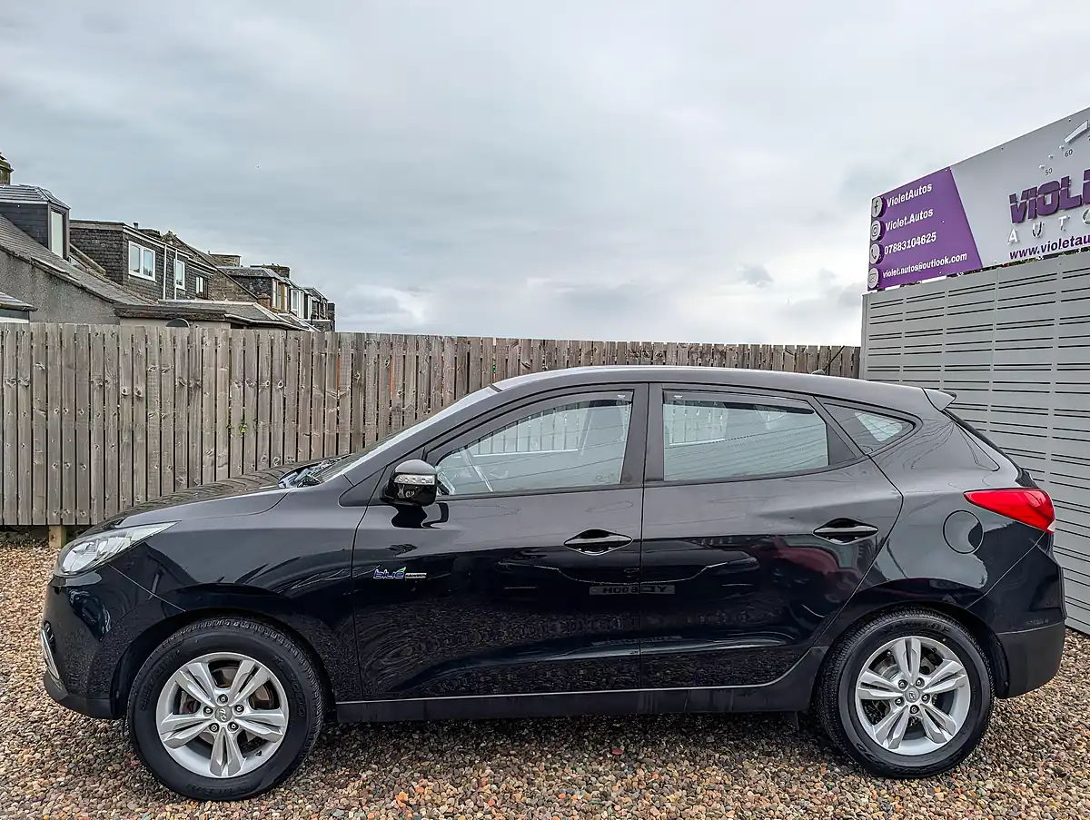 Used 2011 Hyundai IX35 Style Black - Interior and Exterior details 9