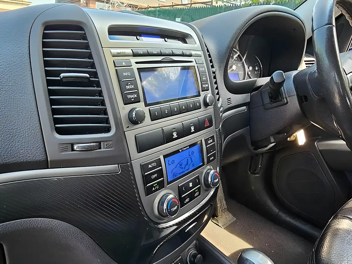 Used 2011 Hyundai Santa Fe Premium Blue - Interior and Exterior details 10