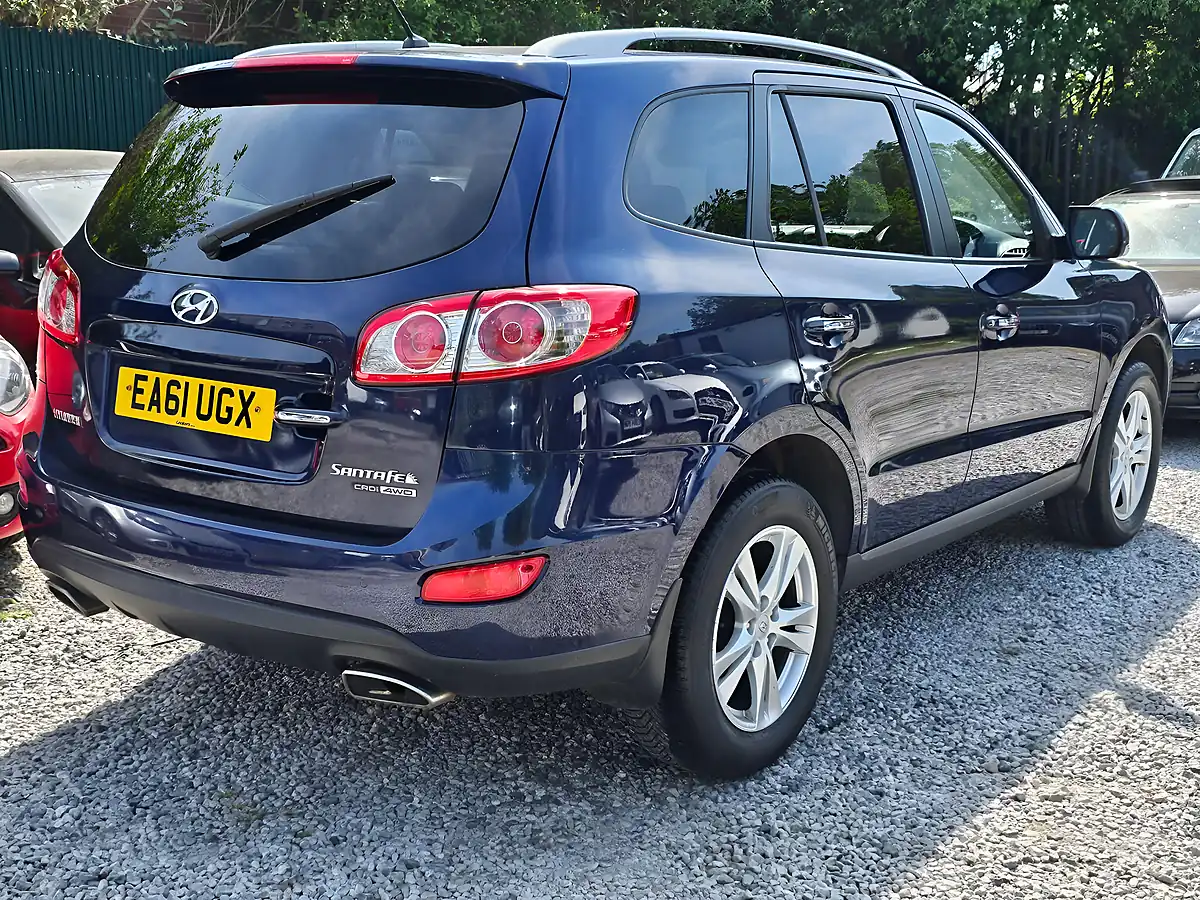 Used 2011 Hyundai Santa Fe Premium Blue - Interior and Exterior details 14