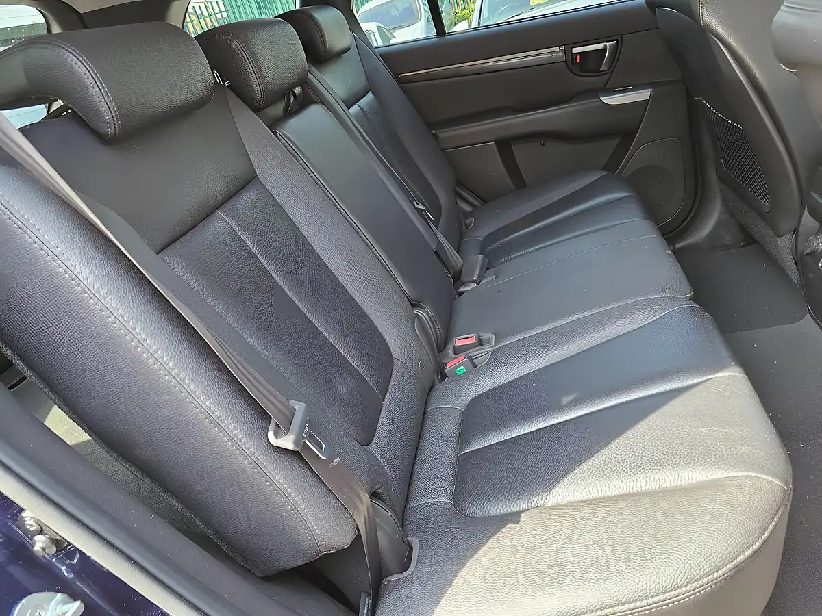 Used 2011 Hyundai Santa Fe Premium Blue - Interior and Exterior details 20