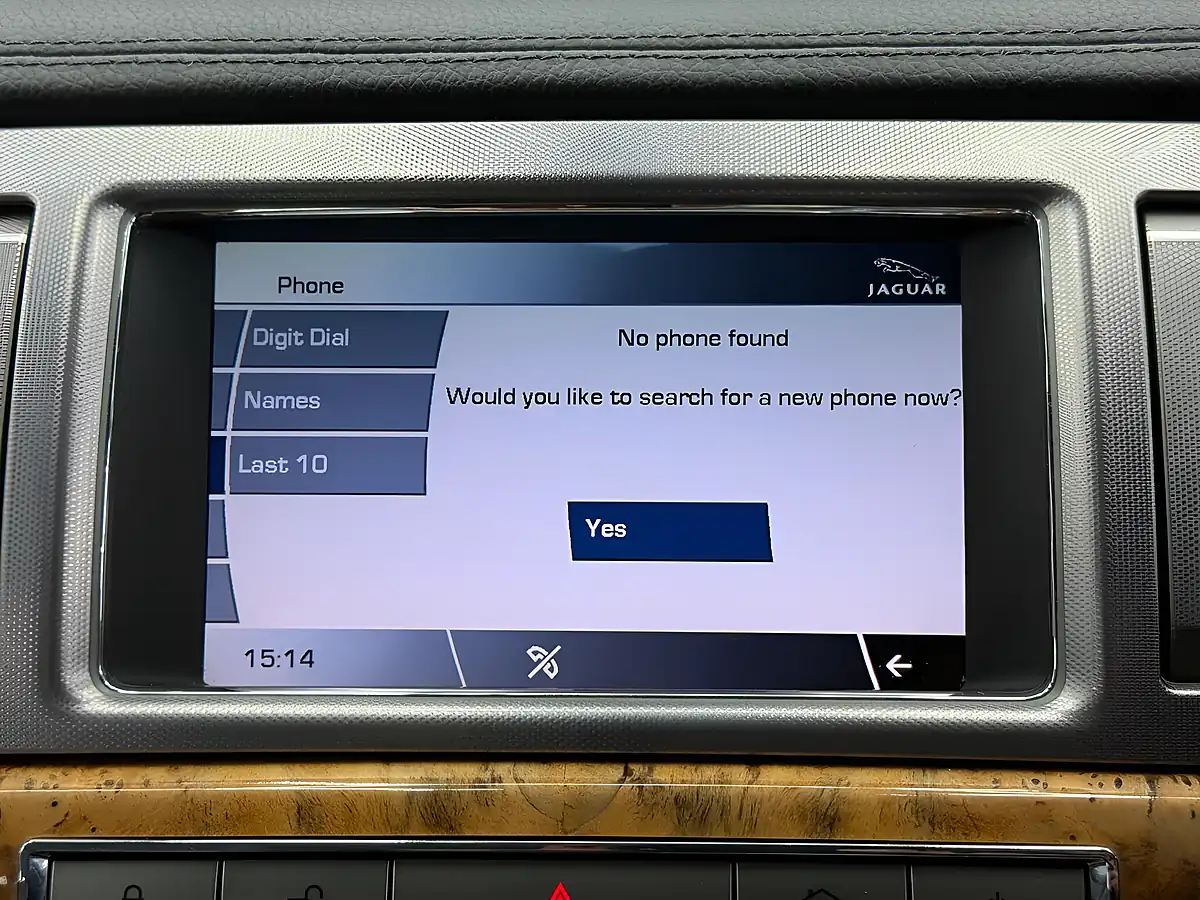 Used 2011 Jaguar Xf Luxury Grey - Interior and Exterior details 16