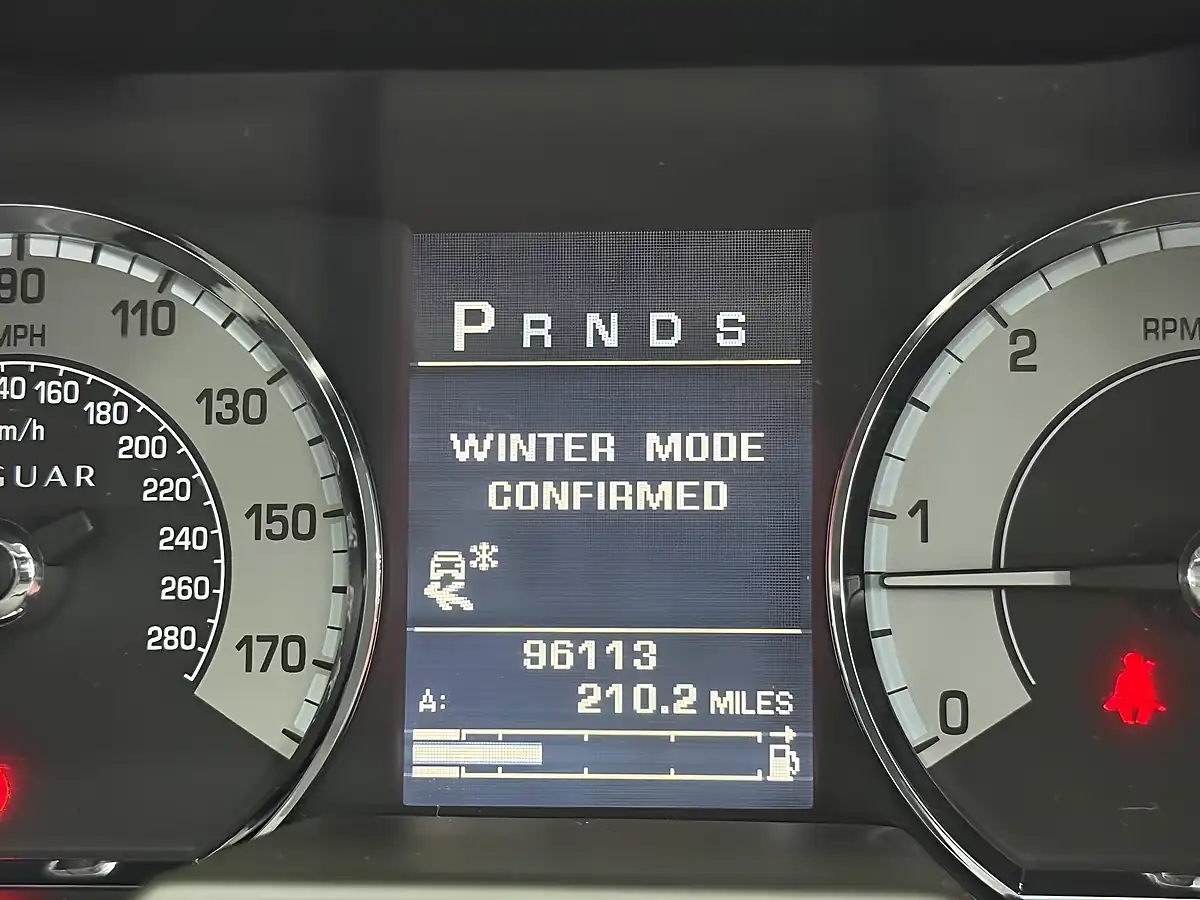 Used 2011 Jaguar Xf Luxury Grey - Interior and Exterior details 18