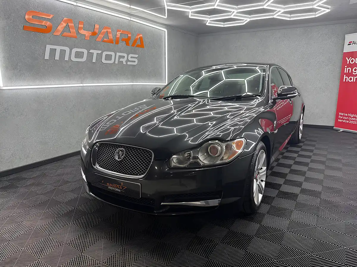 Used 2011 Jaguar Xf Luxury Grey - Interior and Exterior details 6