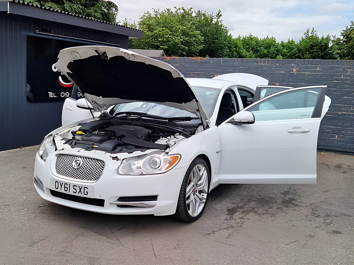 Used 2011 Jaguar Xf Luxury White - Interior and Exterior details 10