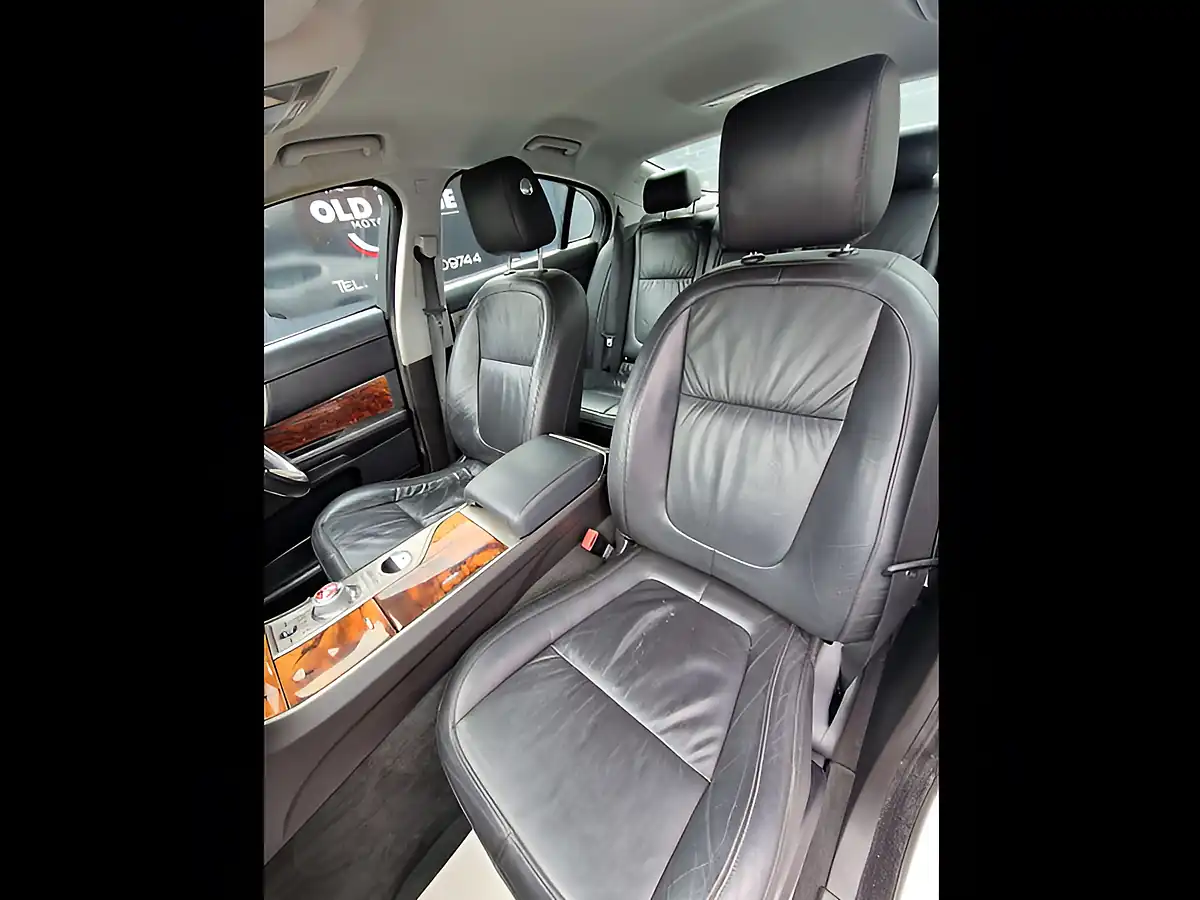 Used 2011 Jaguar Xf Luxury White - Interior and Exterior details 16