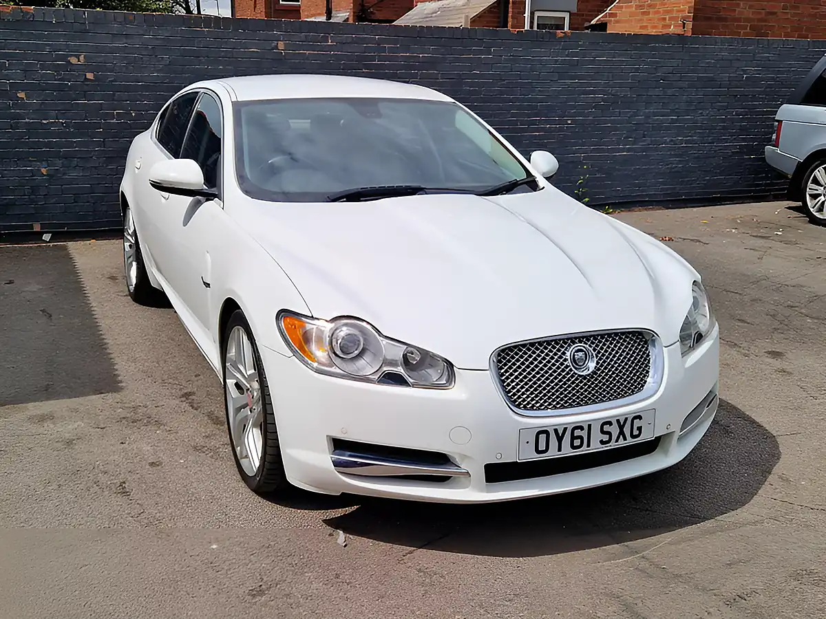 Used 2011 Jaguar Xf Luxury White - Interior and Exterior details 3
