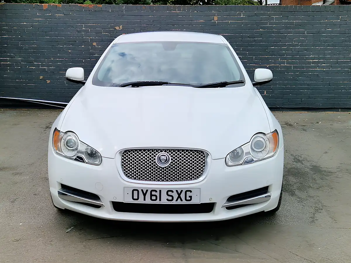 Used 2011 Jaguar Xf Luxury White - Interior and Exterior details 4
