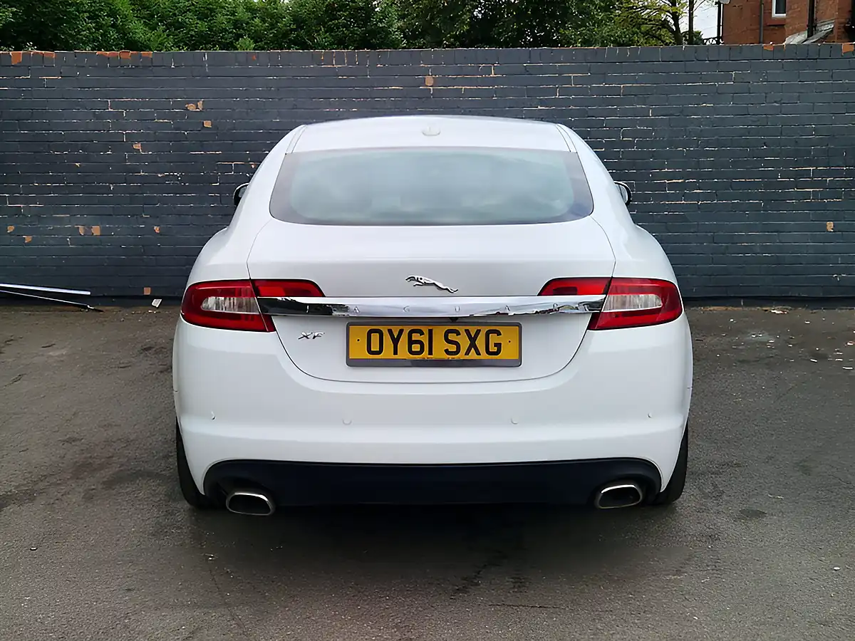Used 2011 Jaguar Xf Luxury White - Interior and Exterior details 9