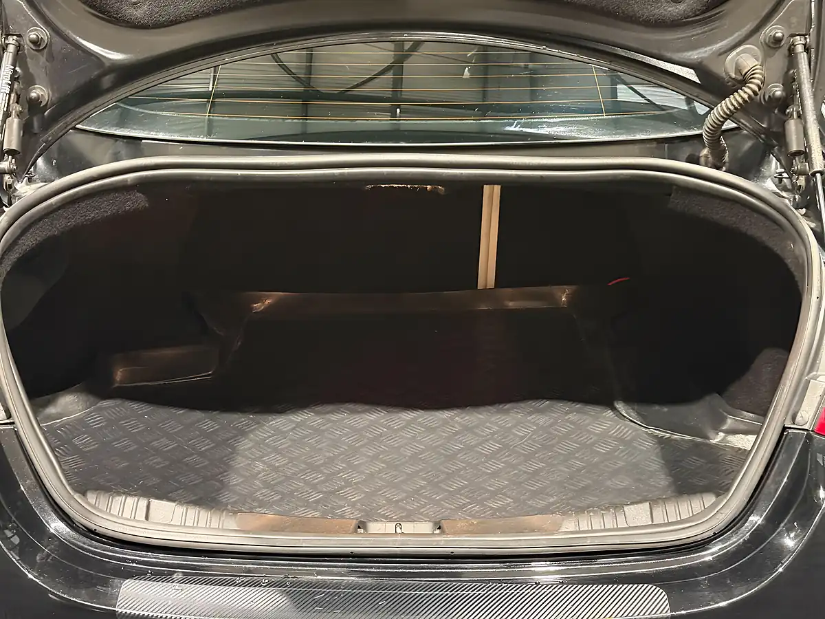 Used 2011 Jaguar Xf Portfolio Black - Interior and Exterior details 12