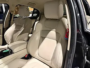 Used 2011 Jaguar Xf Portfolio Black - Interior and Exterior details 15