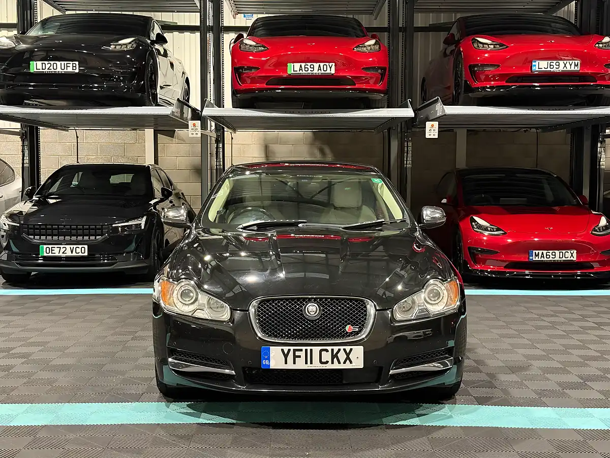 Used 2011 Jaguar Xf Portfolio Black - Interior and Exterior details 2