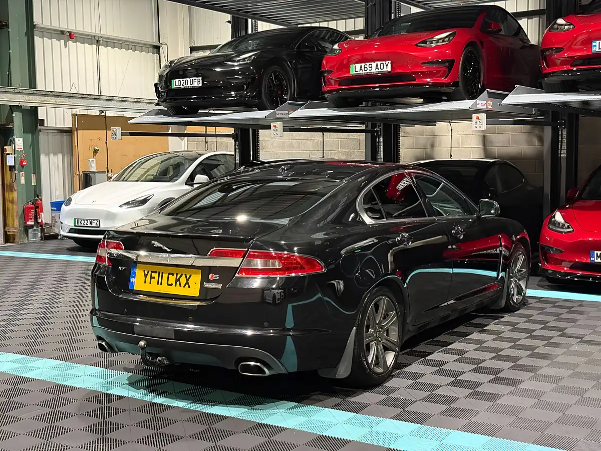 Used 2011 Jaguar Xf Portfolio Black - Interior and Exterior details 7