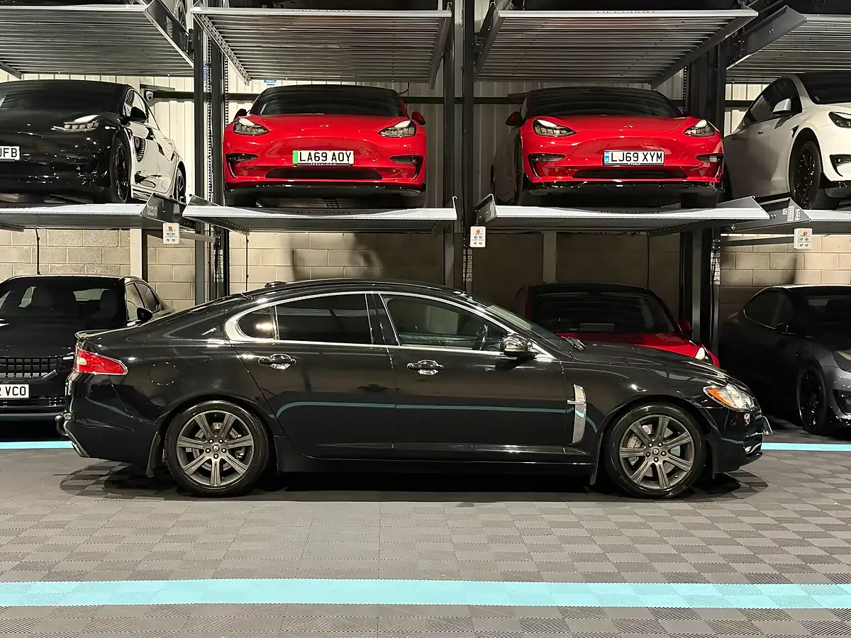 Used 2011 Jaguar Xf Portfolio Black - Interior and Exterior details 8