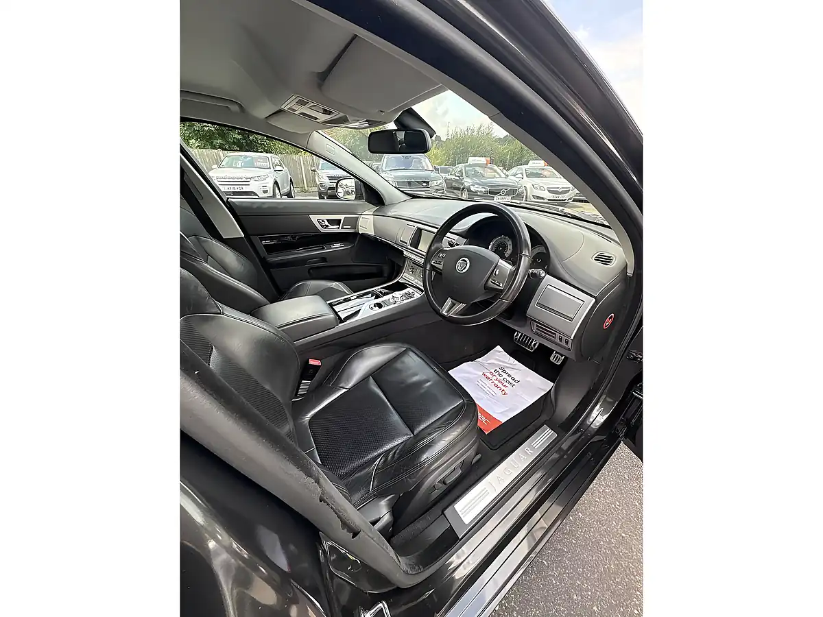 Used 2011 Jaguar Xf Premium Luxury Grey - Interior and Exterior details 12