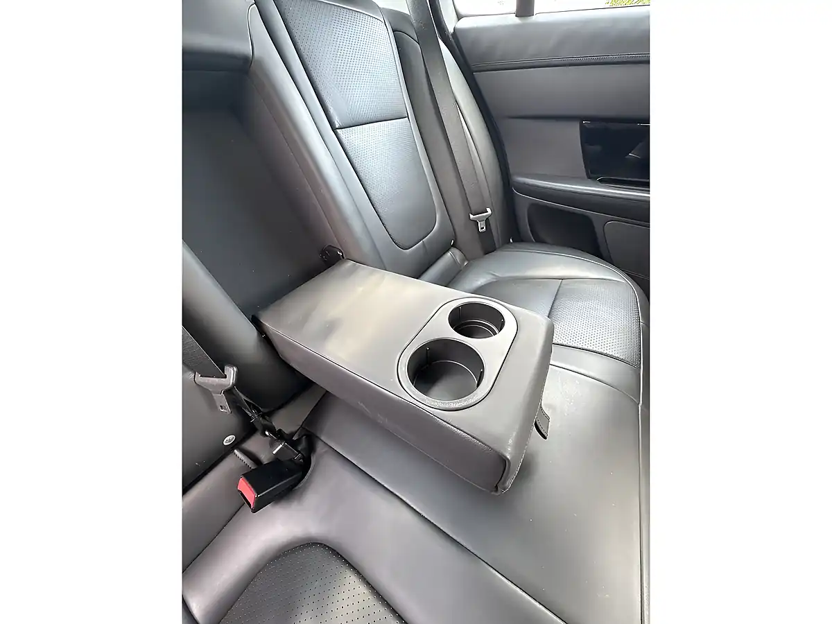 Used 2011 Jaguar Xf Premium Luxury Grey - Interior and Exterior details 15