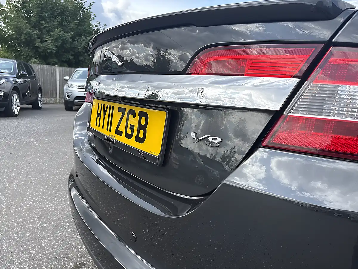 Used 2011 Jaguar Xf Premium Luxury Grey - Interior and Exterior details 17