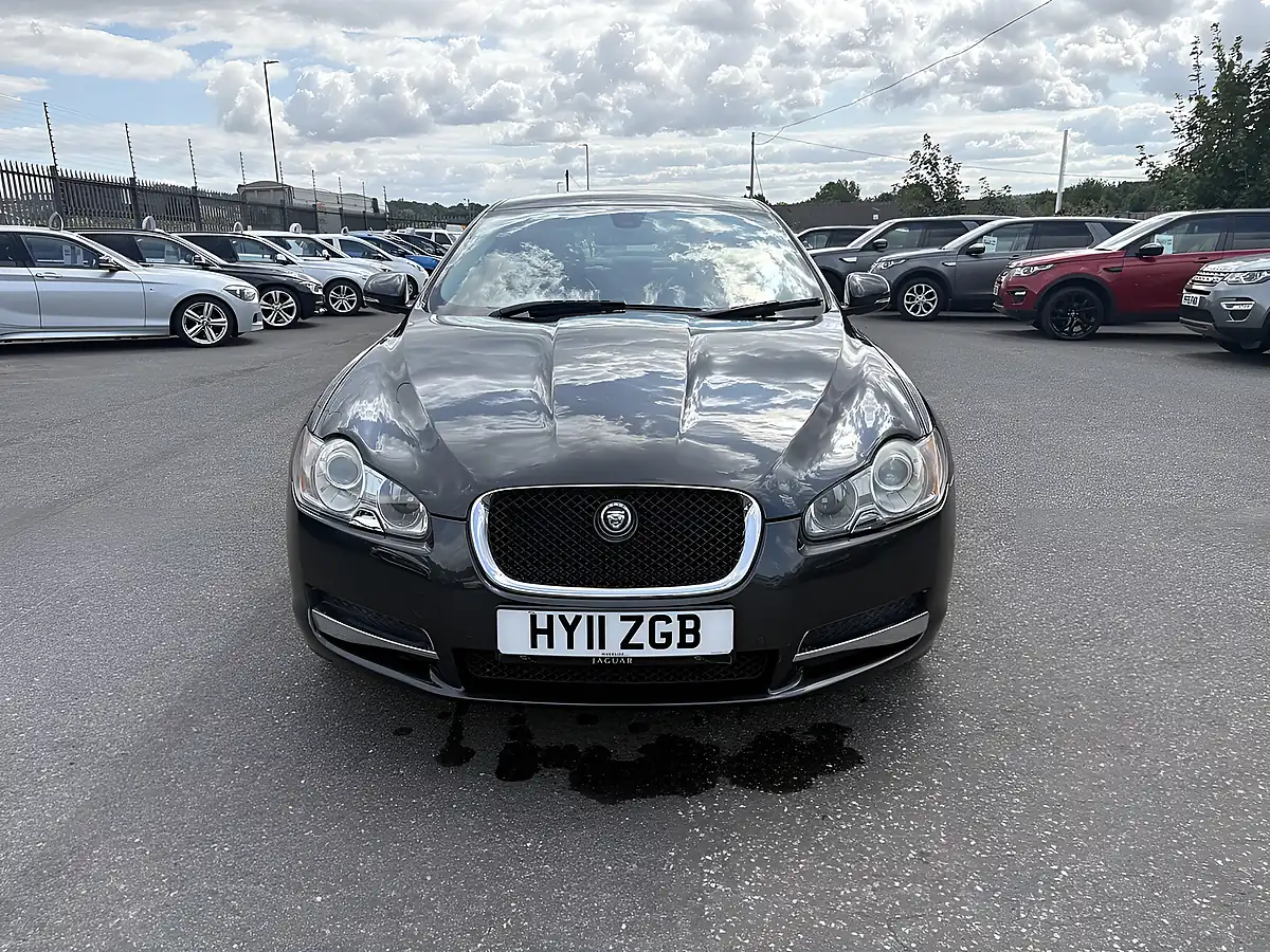 Used 2011 Jaguar Xf Premium Luxury Grey - Interior and Exterior details 2