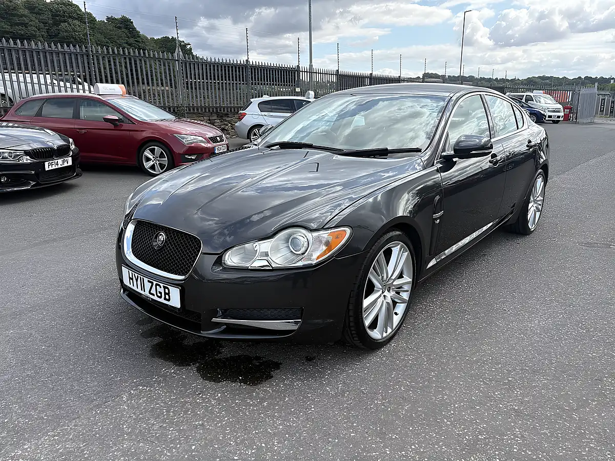 Used 2011 Jaguar Xf Premium Luxury Grey - Interior and Exterior details 3