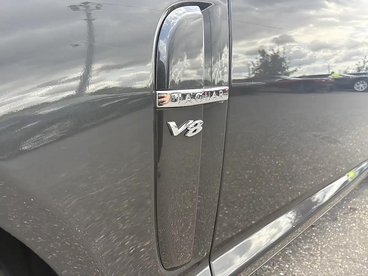 Used 2011 Jaguar Xf Premium Luxury Grey - Interior and Exterior details 4
