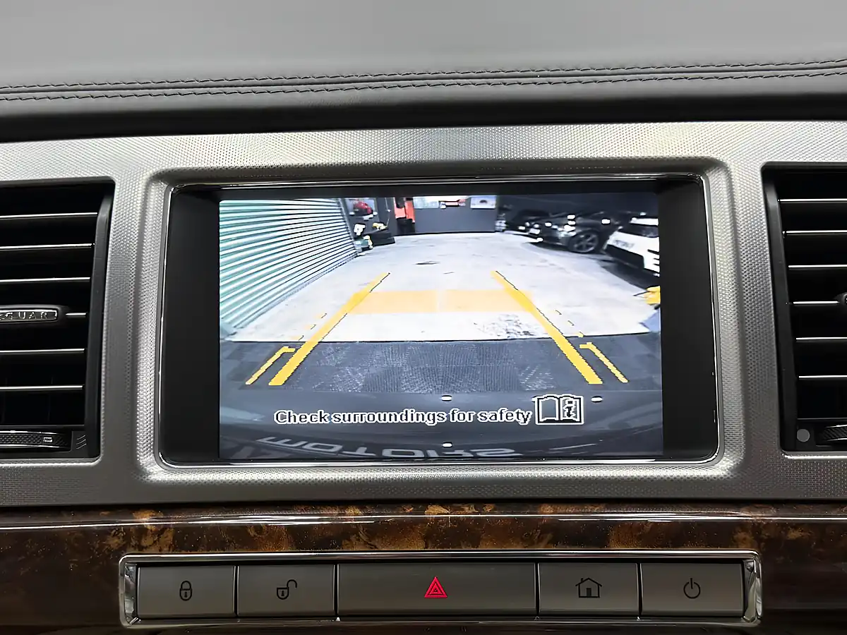 Used 2011 Jaguar Xf Premium Luxury Grey - Interior and Exterior details 17