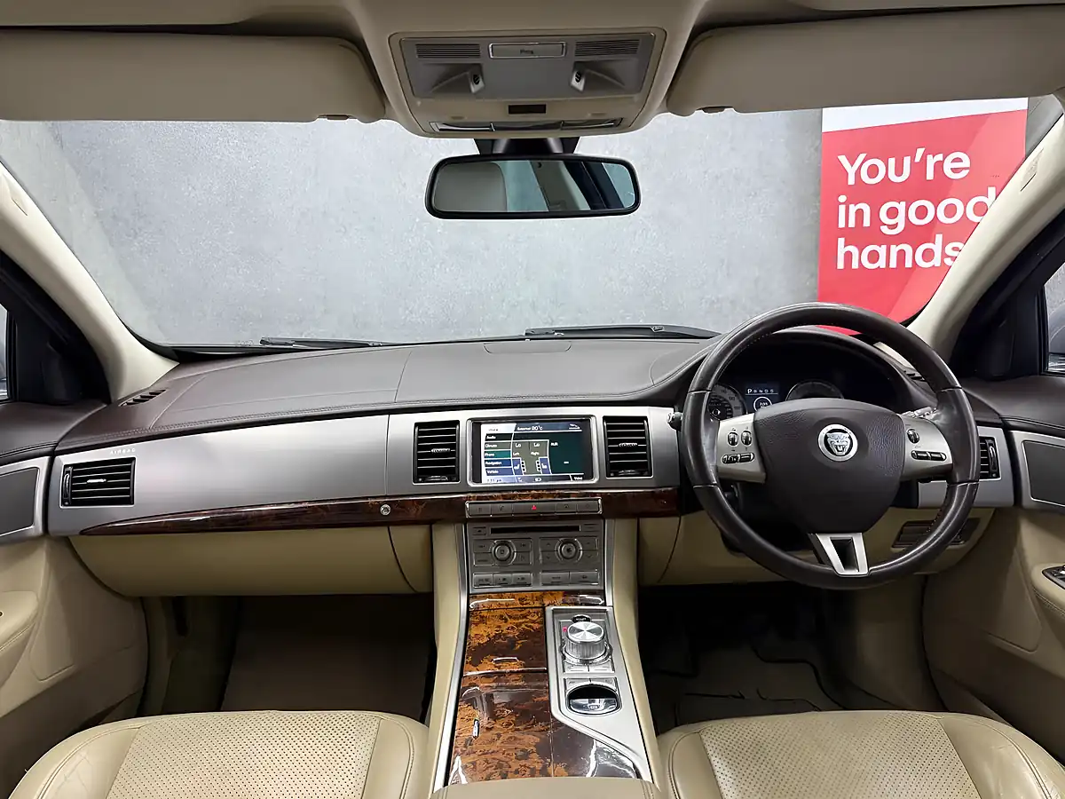 Used 2011 Jaguar Xf Premium Luxury Grey - Interior and Exterior details 20