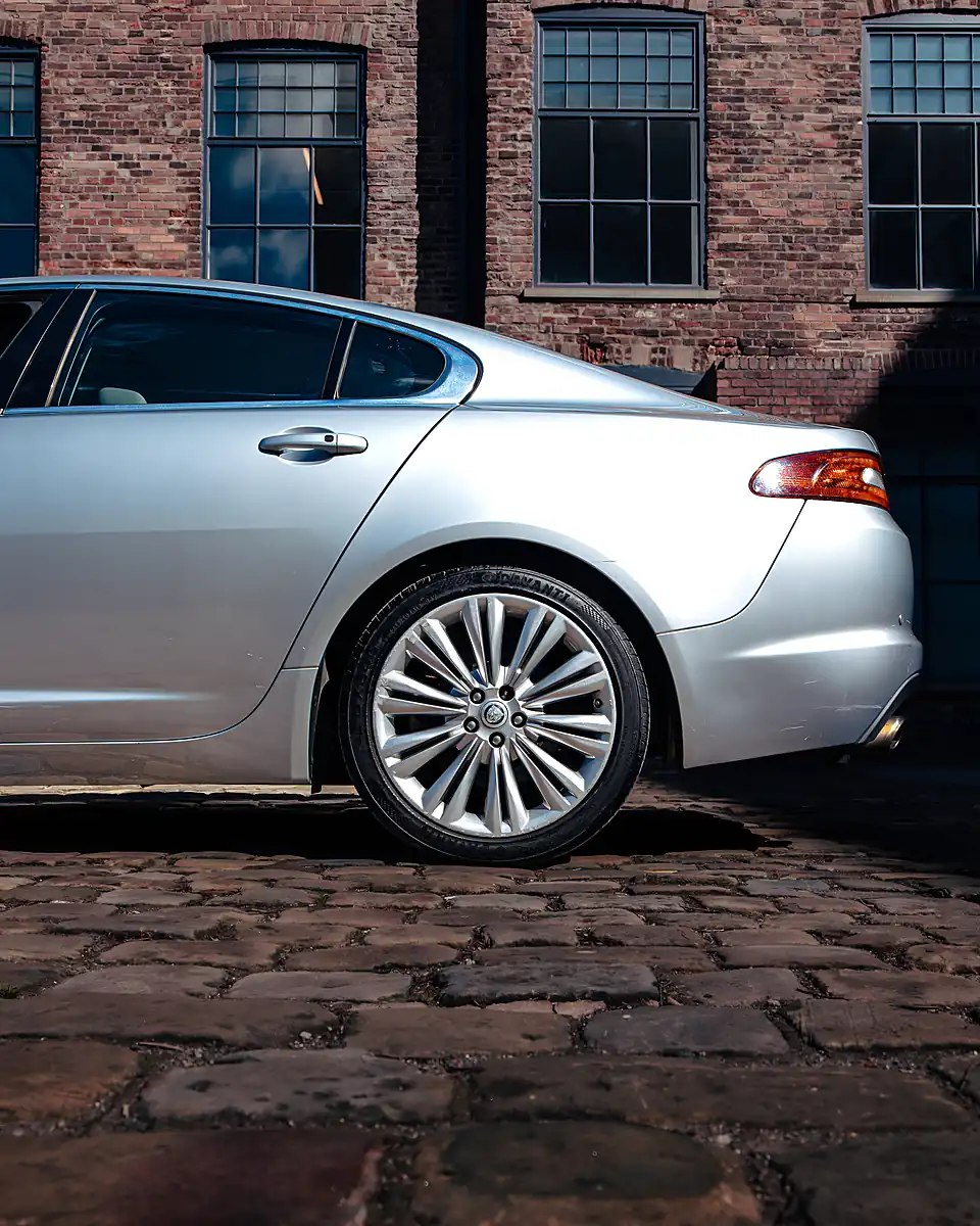 Used 2011 Jaguar Xf Premium Luxury Silver - Interior and Exterior details 12