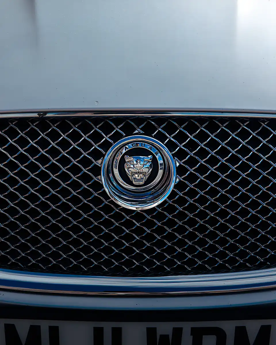 Used 2011 Jaguar Xf Premium Luxury Silver - Interior and Exterior details 15