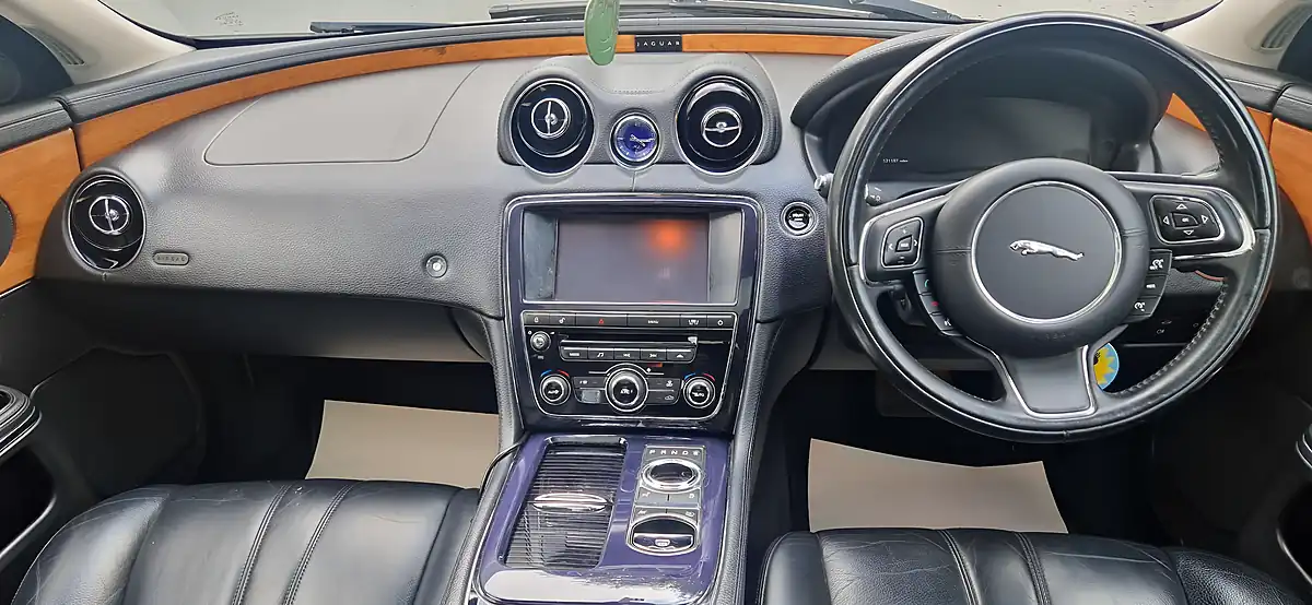 Used 2011 Jaguar Xj Luxury Grey - Interior and Exterior details 12